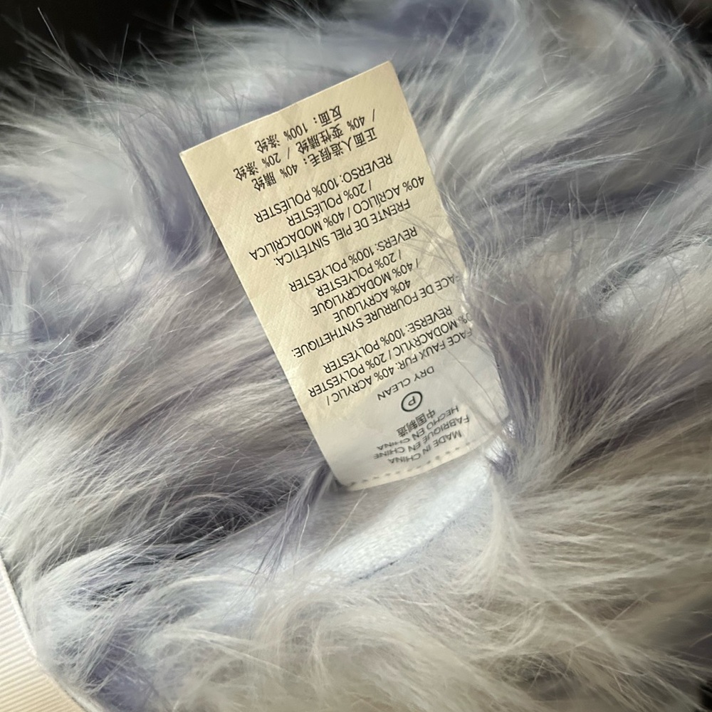 UGG throws - Picture 12 of 12